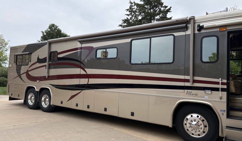 Allure County Coach full