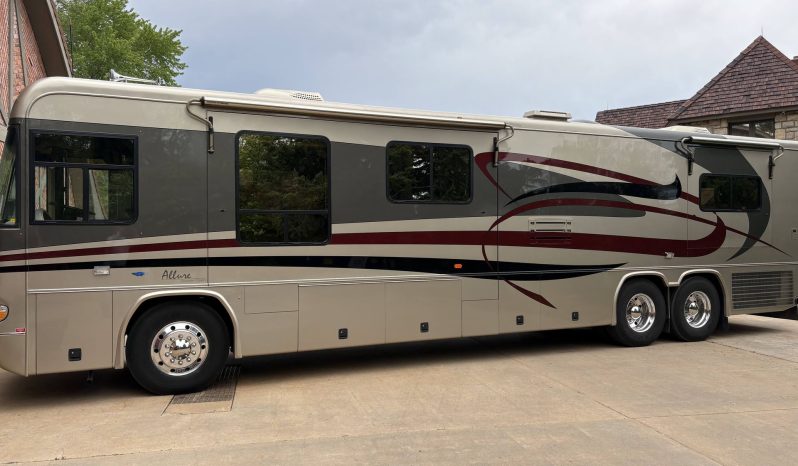 Allure County Coach full